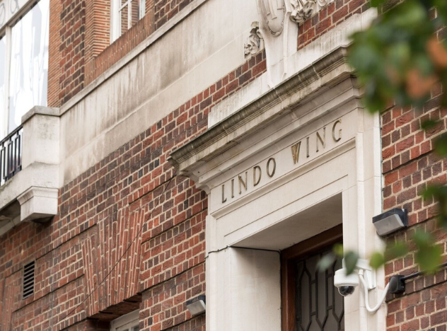 Outside Lindo Wing Compressed Image