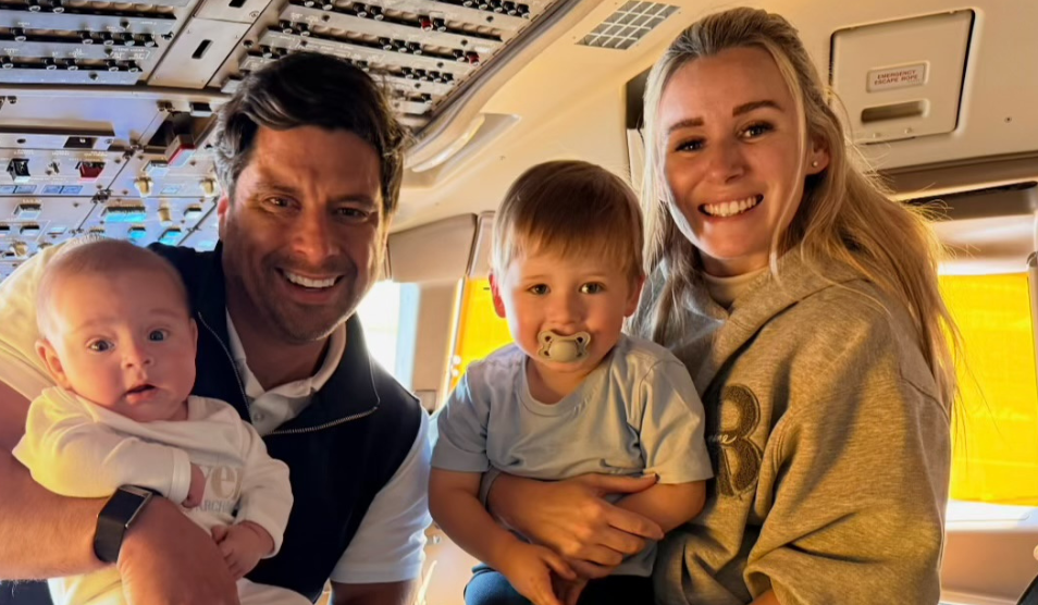 Anna Bond Lindo Wing Patient With Her Family